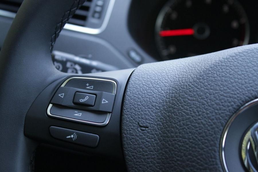  Volkswagen Jetta SE 2014 года  (фото 16 из 32)